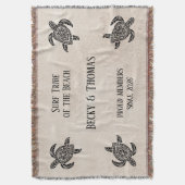 Tribal Sea Turtles on Beach, Text and Couple スローブランケット (正面縦)