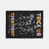 Trick Or Halloween Radiation Oncology Rad Therapy  フリースブランケット (正面(横))