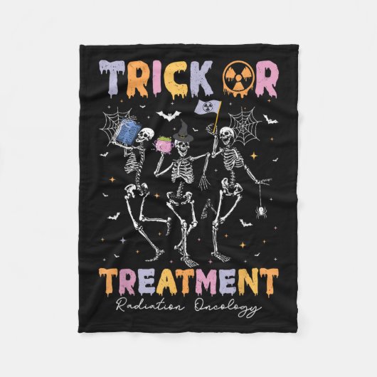 Trick Or Halloween Radiation Oncology Rad Therapy  フリースブランケット (正面)