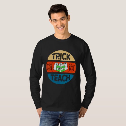 Trick Or Teach One Spooky Teacher Messy Bun Hallow Tシャツ (正面フル)