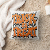 Trick Or Treat Graffiti クッション (ブランケット)
