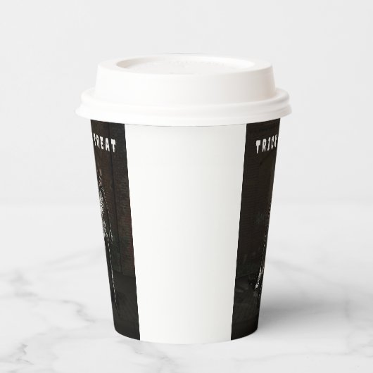 Trick or Treat. Man dressed as skeleton 紙コップ (左)