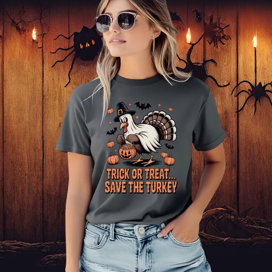 Trick or Treat Save the Turkey Funny Halloween  Tシャツ