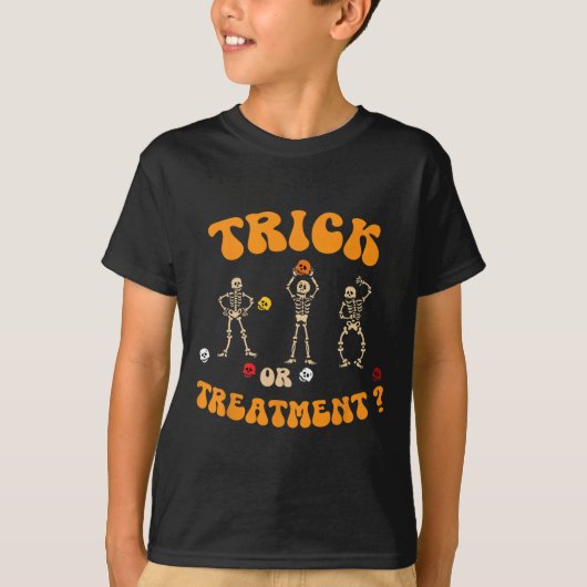 Trick Or Treatment Physical Therapy Skeleton Pt Ha Tシャツ (正面)