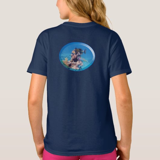 Triggerfish at coral reef - Photographic Design |  Tシャツ (裏面)