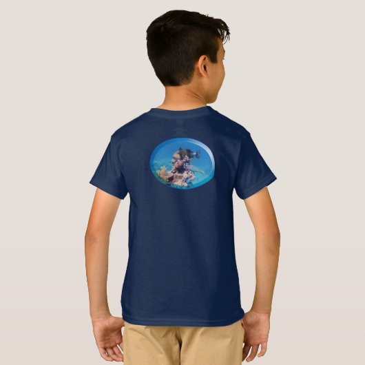 Triggerfish at coral reef - Photographic Design | Tシャツ (裏面フル)