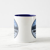 Trinity Alps California Camping ツートーンマグカップ (中央)