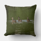 Trio of Ducks クッション (正面)