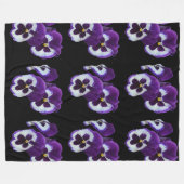 Trio of Purple White Pansy開花:Nature調和 フリースブランケット (正面(横))
