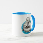 Trois adorables bébés phoques aux grands yeux. マグカップ (正面右)