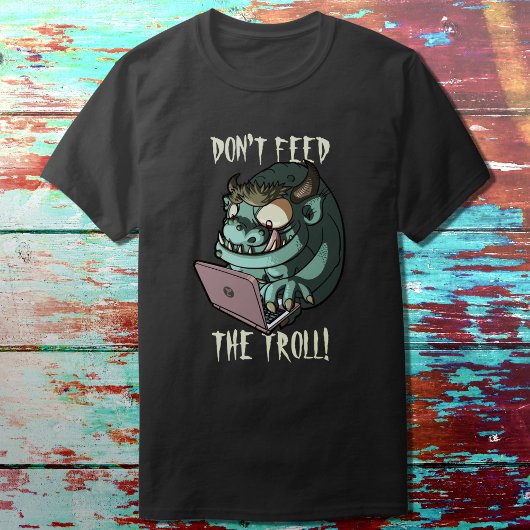 Troll Internet Trollノート食べ物を与えパソコンの漫画を表示しない Tシャツ