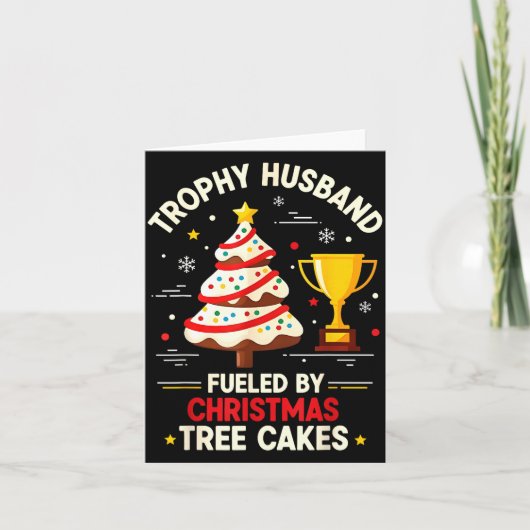 Trophy Retro Husband Fueled By Christmas Tree Cake カード (正面)