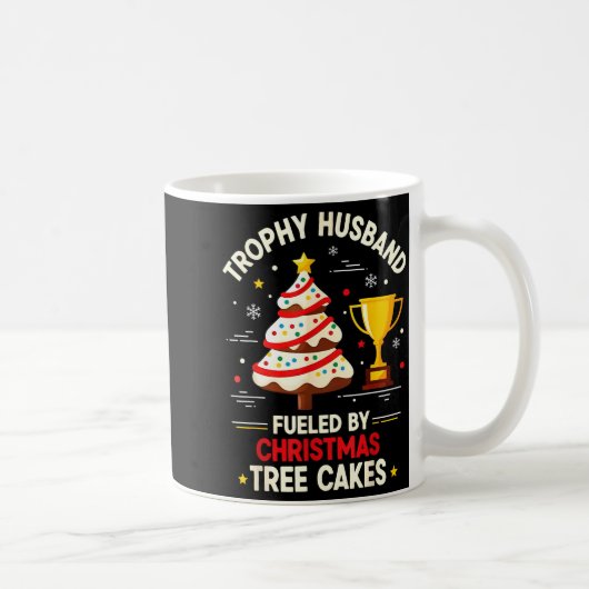 Trophy Retro Husband Fueled By Christmas Tree Cake コーヒーマグカップ (右)