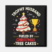 Trophy Retro Husband Fueled By Christmas Tree Cake マグネット (正面)