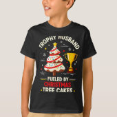 Trophy Retro Husband Fueled By Christmas Tree Cake Tシャツ (正面)