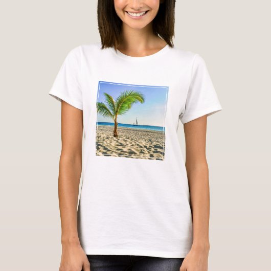 Tropical Beaches | Sailboat, Palm Tree, Aruba Tシャツ (正面)