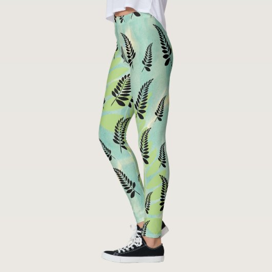 Tropical Black Fern Leaf Leggings レギンス (左)