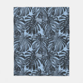 Tropical Dark Blue Black Jungle Leaves フリースブランケット (正面)