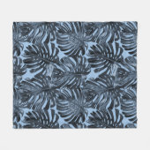Tropical Dark Blue Black Jungle Leaves フリースブランケット (正面(横))