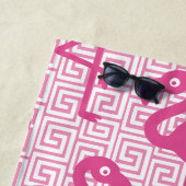 Tropical Flamingo - Greek Key Hot Pink Monogram ビーチタオル (インサイチュ)