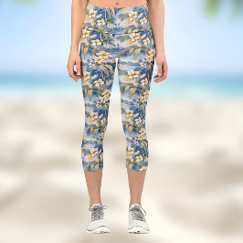 Tropical Hawaiin Yellow Hibiscus Flowers on Blue  カプリレギンス