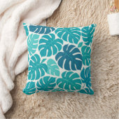 Tropical Monstera Leaf Pattern in Blue and Teal クッション (ブランケット)
