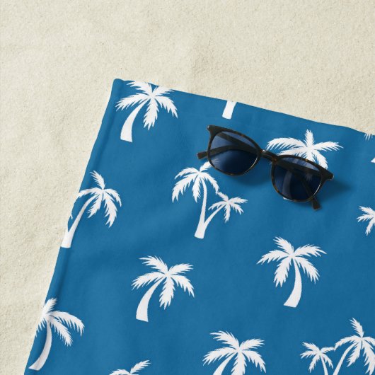 Tropical Palm Tree pattern blue ビーチタオル (インサイチュ)