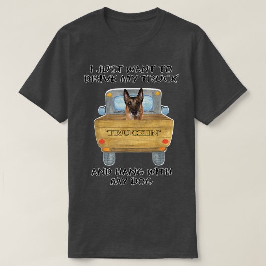 Truck Driving Dog Belgian Malinois  Tシャツ (デザイン正面)