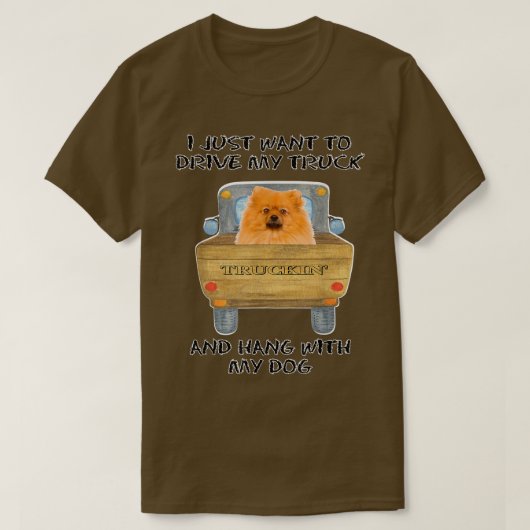 Truck Driving Dog Pomeranian  Tシャツ (デザイン正面)