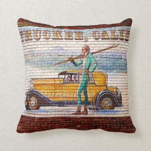 Truckeeカリフォルニアの壁画2012年 クッション