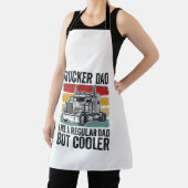 Trucker Dad Like a Regular Dad But Cooler Shirt_1 エプロン (インサイチュ)