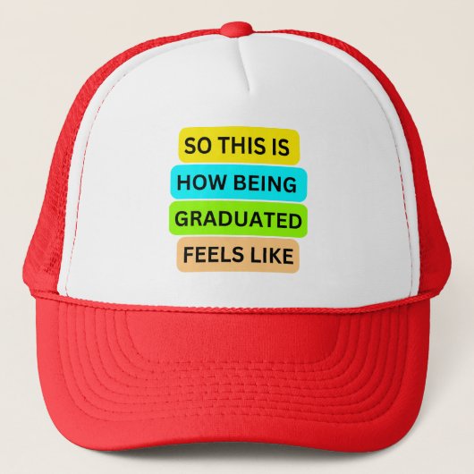 Trucker Hat red SO_THIS_IS_HOW_BEING_GRADED_FEE キャップ (正面)