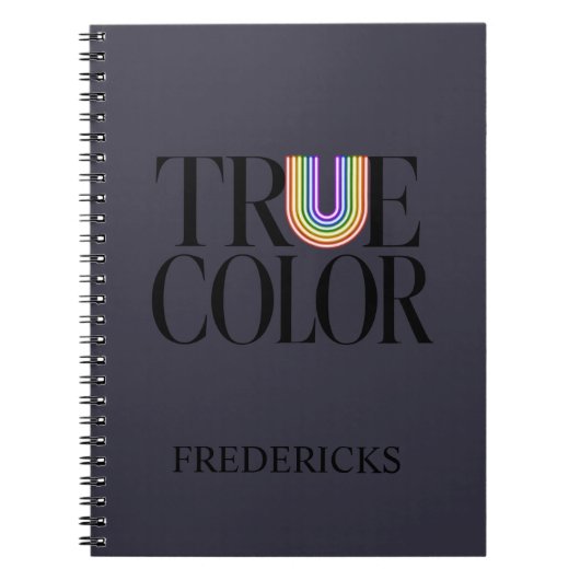 True Colors Editorial カスタムタイポグラフィーデザイン ノートブック (正面)