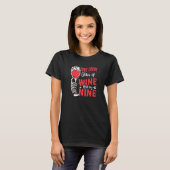 True Crime Glass Of Wine Bed By Nine True Crime   Tシャツ (正面フル)