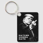 Trump Middle Finger 2026 Meme Funny キーホルダー (正面)