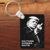 Trump Middle Finger 2026 Meme Funny キーホルダー (正面)