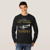 Trumpet Diva Granny – 彼女のmusiを過小評価しない Tシャツ (正面フル)