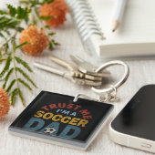 TRUST ME I'M A SOCCER DAD キーホルダー (正面右)