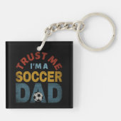TRUST ME I'M A SOCCER DAD キーホルダー (裏面)