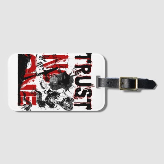 Trust No One ラゲッジタグ (正面横)