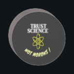 Trust Science not Morons カーマグネット<br><div class="desc">このデザインは素晴らし、皮肉なユーモアの感覚を持つおたくのためのレトロなギークギフトアイディアである。この愛国的なデザインで気づく。</div>