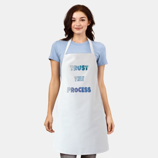 Trust The Process – Motivational Cooking Apron エプロン (着用した状態)