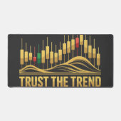 Trust the Trend – Mindset Tee for Traders デスクマット (正面)