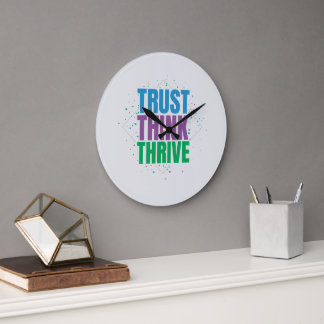 Trust Think Thrive - モチベーションを高める名言デザイン ラージ壁時計