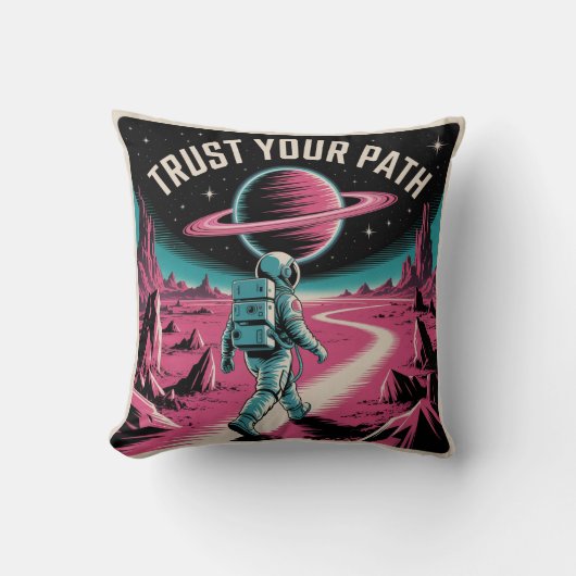 Trust Your Path クッション (正面)