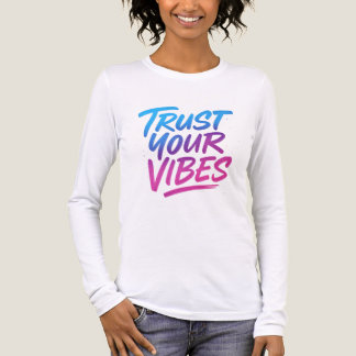 「Trust Your Vibes - Neon Graffiti Tee」 トライブレンドＴシャツ