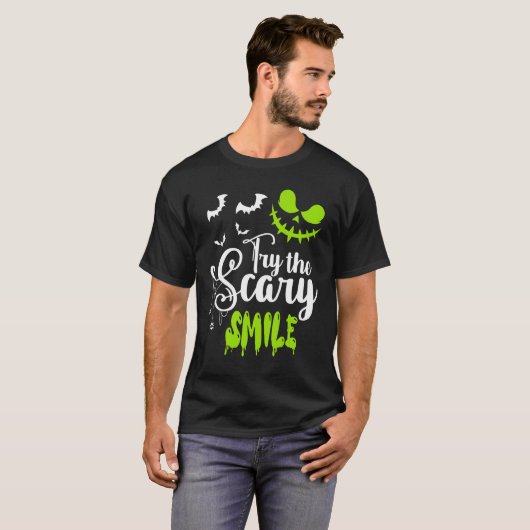 Try The Scary Smile Pumpkin Jack O Lantern Face Tシャツ (正面フル)