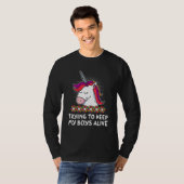 Trying to Keep My Boys Alive Funny Mom Humor Mothe Tシャツ (正面フル)