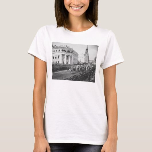 Tsar Nicholas(1868年~1918年)のアレクサンドラへの結婚 Tシャツ (正面)