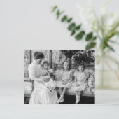 Tsarina of Russia with Olga, Tatiana and Maria ポストカード (スタンド正面)
